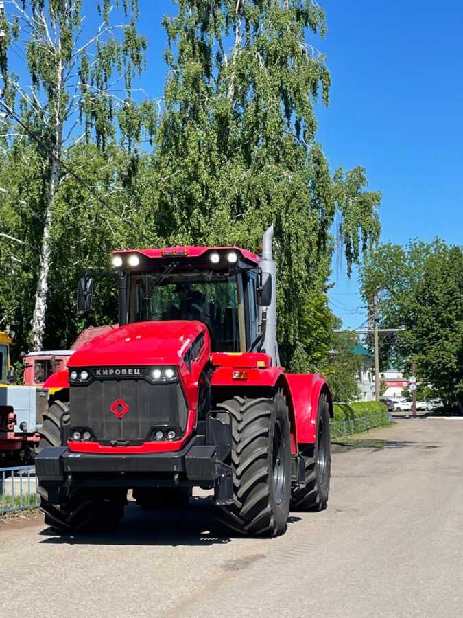 На службе у аграриев Федоровского района — новейший К-742М